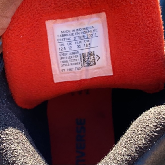 Kids Converse All-Stars Sz: 12.5 - Picture 3 of 5